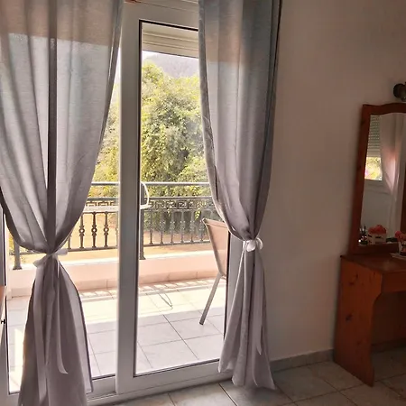 Aegli Otel *